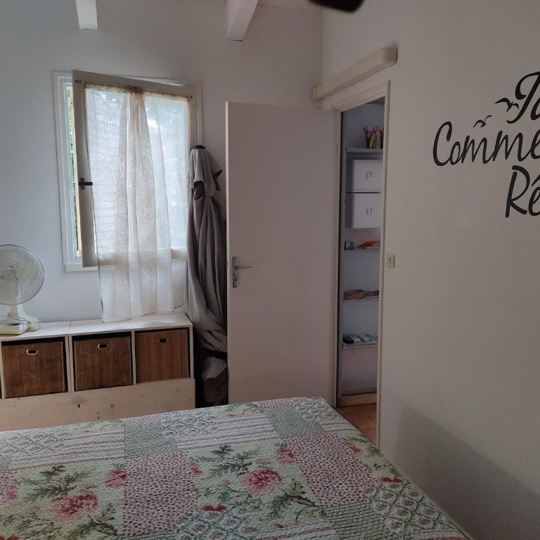 Charmant T3 climatisé avec terrasse, proche plage & parking privé - 4/6 pers, Gruissan - FR-1-796-7 - Appartamento - 2