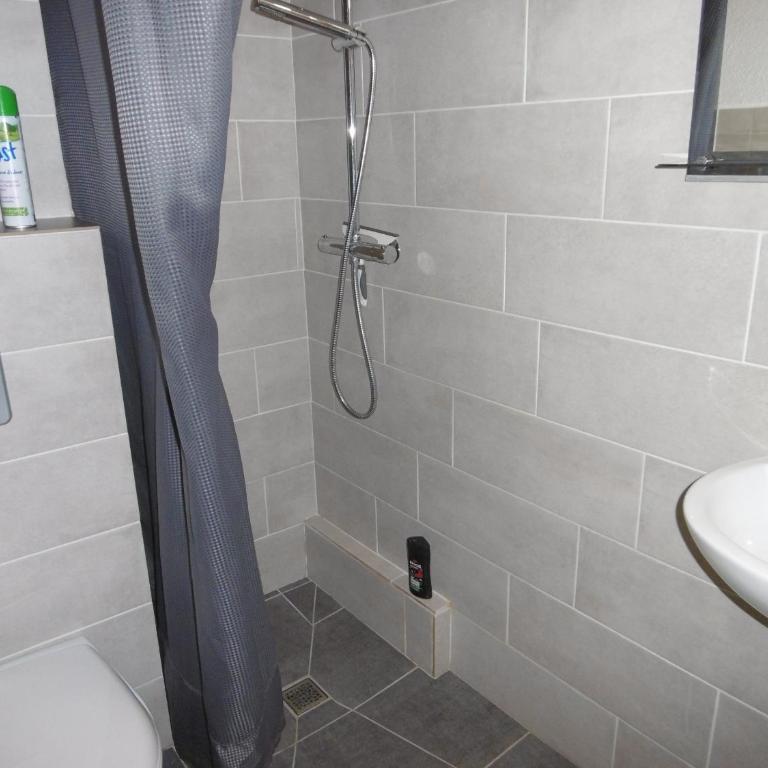 T2 cabine climatisé avec piscine, parking privé, proche port et commerces, idéal 4-5 pers. - FR-1-796-9 - Appartamento - 7
