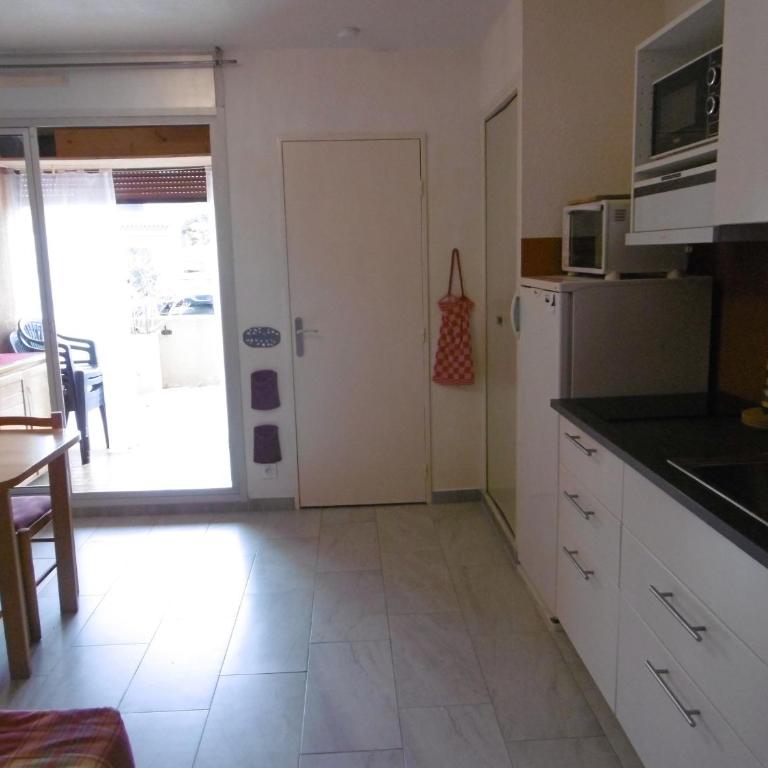 T2 cabine climatisé avec piscine, parking privé, proche port et commerces, idéal 4-5 pers. - FR-1-796-9 - Appartamento - 8