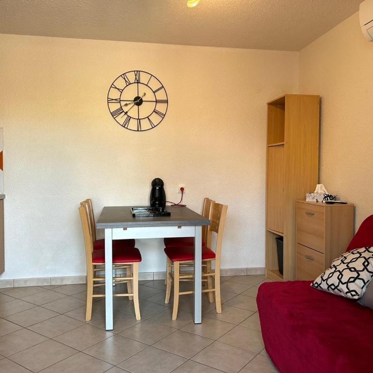 Joli T2 Climatisé avec Cour Privée et Parking, à 500m Plage et Port - Saint Cyprien - FR-1-793-2 - Apartment - 5
