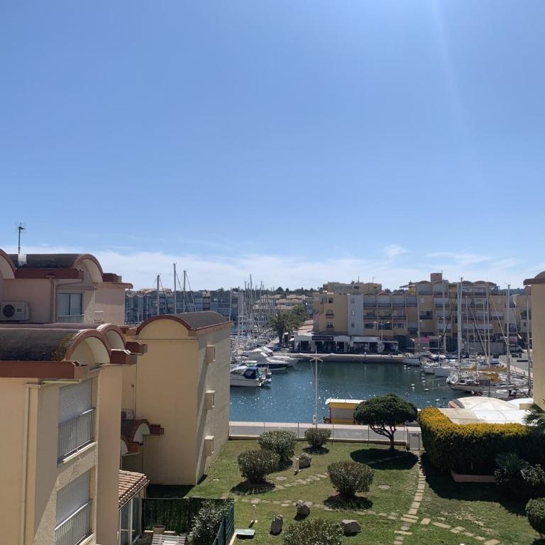 T2 Confort Centre Port 4 Pers - Clim - Parking - Ascenseur - FR-1-796-25 - Appartement - 2