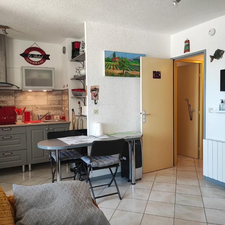 Studio spacieux à Gruissan - Parking - Vue port - Proche plage - FR-1-796-29 - Appartamento - 2