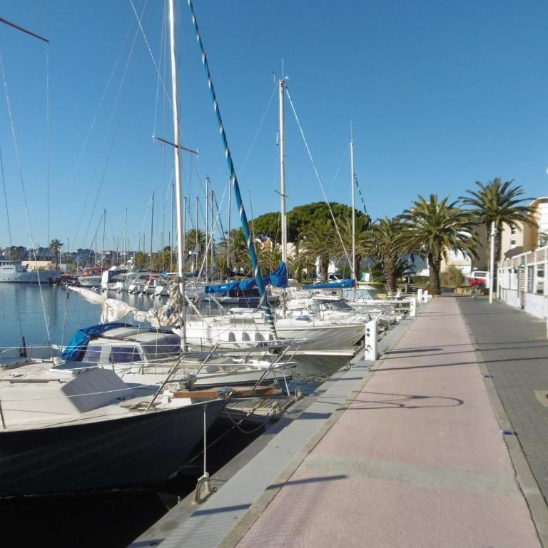 Studio spacieux à Gruissan - Parking - Vue port - Proche plage - FR-1-796-29 - Appartamento - 10