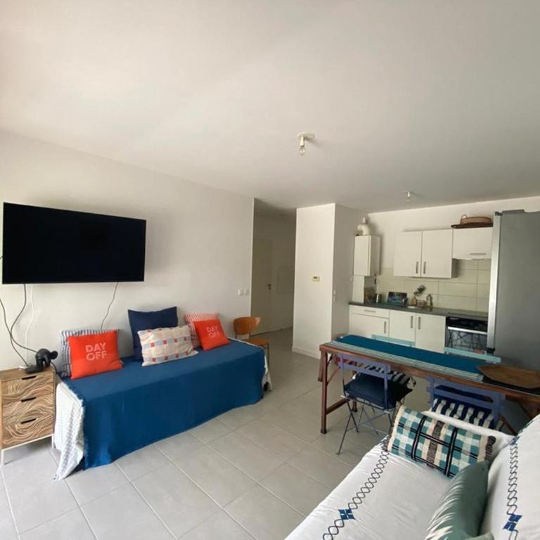 Confort lumineux à 400m de la plage avec terrasse & équipements modernes - FR-1-413-246 - Apartamento - 2