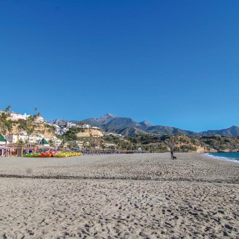 3 Bedroom Beautiful Apartment In Nerja - Apartamento de 3 dormitorios - 18