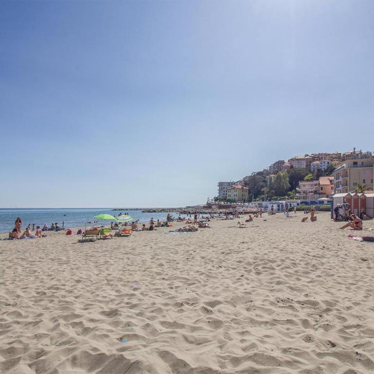 Villa Peppina - Five-Bedroom Holiday Home - 7