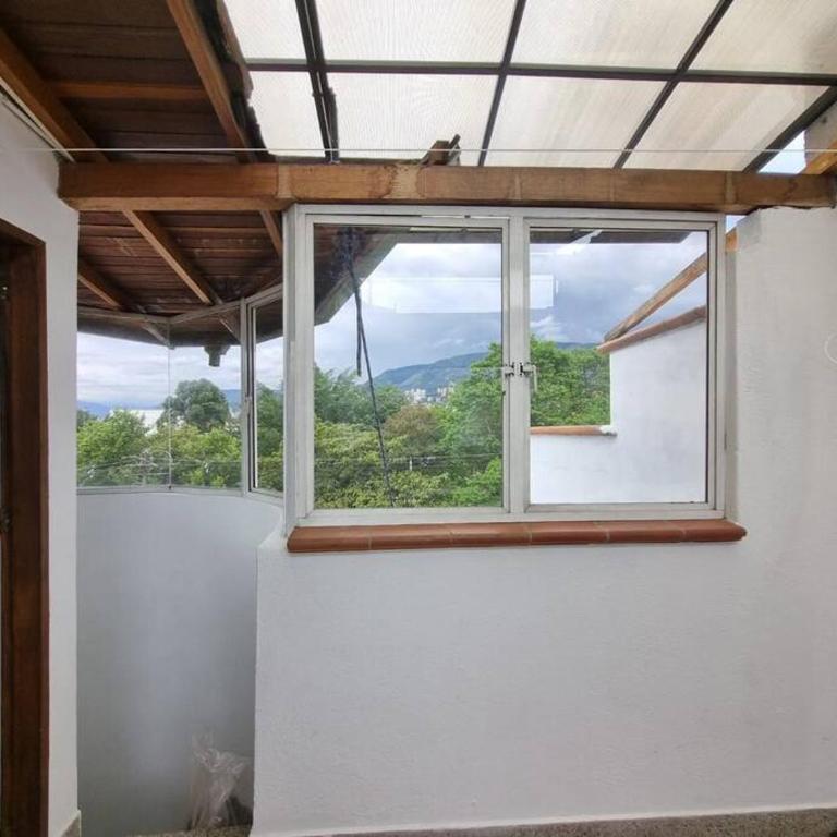 Excelente ubicación - Apartamento de 2 dormitorios - 30