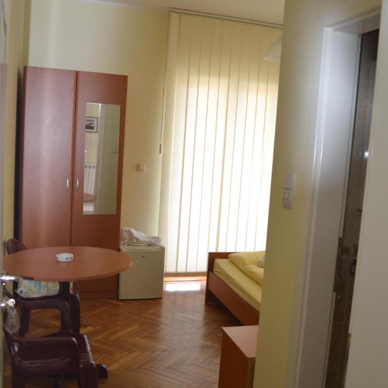 Apartments Tanja - Dvokrevetna Soba sa Bračnim Krevetom i Terasom - 3