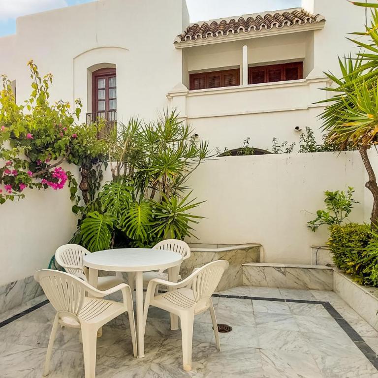 Amazing Apartment In Estepona With Wifi - Apartamento de 2 dormitorios - 2