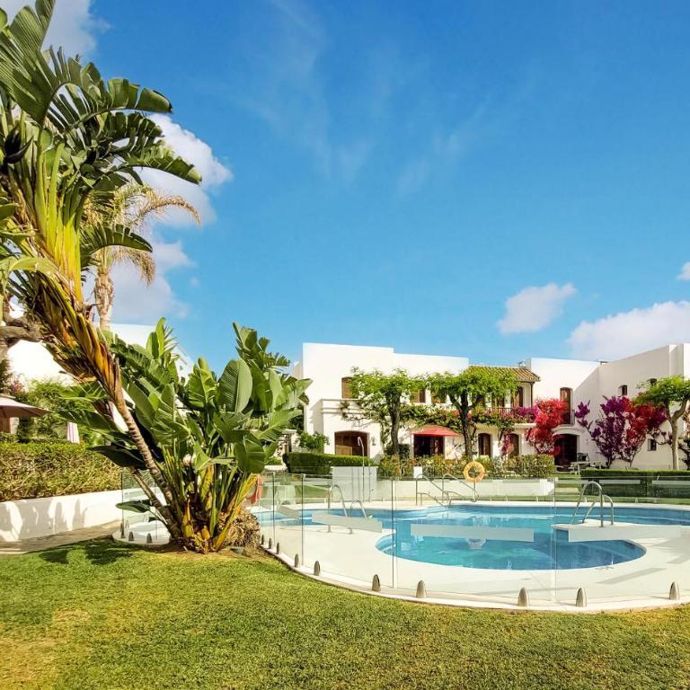 Amazing Apartment In Estepona With Wifi - Apartamento de 2 dormitorios - 1
