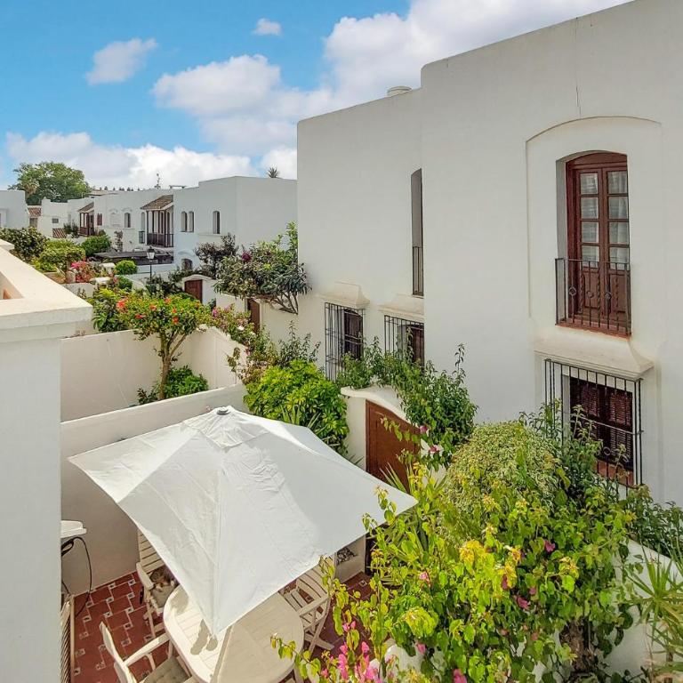 Amazing Apartment In Estepona With Wifi - Apartamento de 2 dormitorios - 11