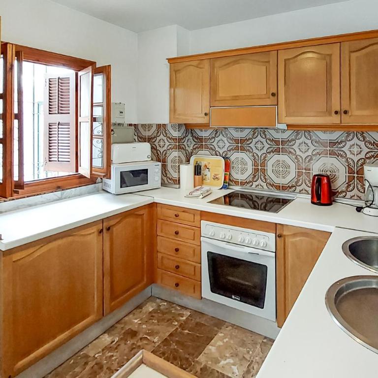 Amazing Apartment In Estepona With Wifi - Apartamento de 2 dormitorios - 6