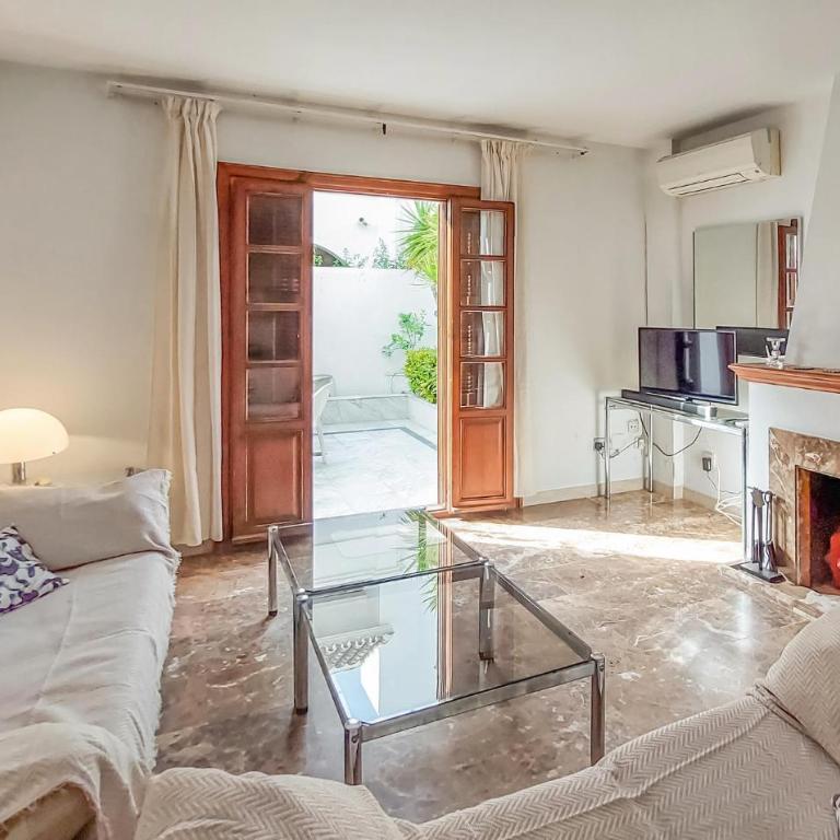 Amazing Apartment In Estepona With Wifi - Apartamento de 2 dormitorios - 12