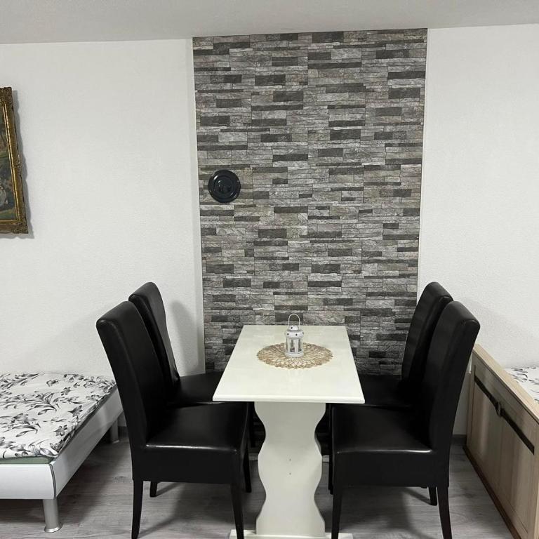 Apartman Royal sa GARAŽOM i KLIMOM - Apartment with Balcony - 19
