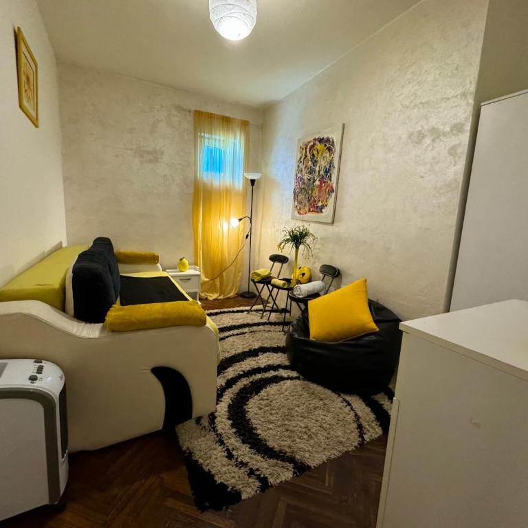 ApartHotel Maxim - Three-Bedroom Premium Apartment with Balcony - 22