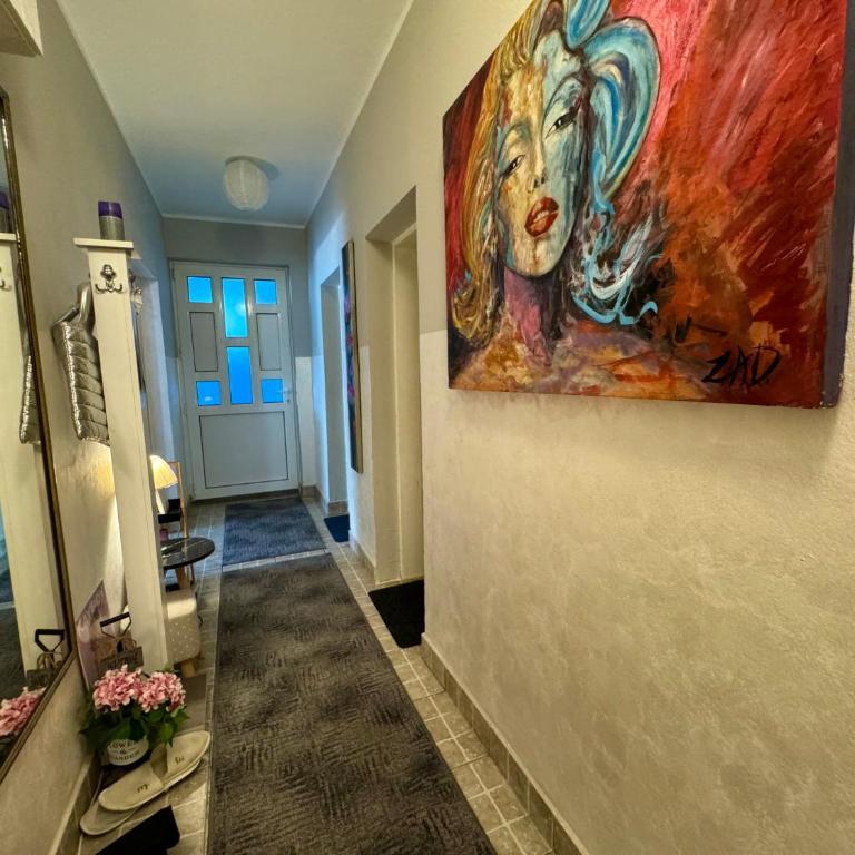 ApartHotel Maxim - Three-Bedroom Premium Apartment with Balcony - 27
