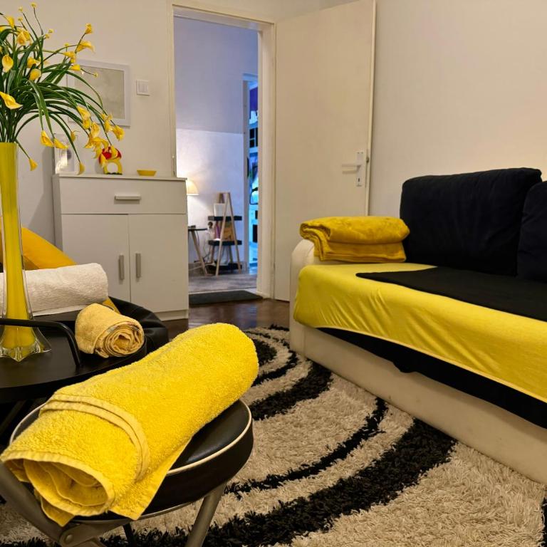 ApartHotel Maxim - Three-Bedroom Premium Apartment with Balcony - 23