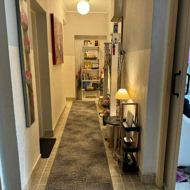 ApartHotel Maxim - Three-Bedroom Premium Apartment with Balcony - 52