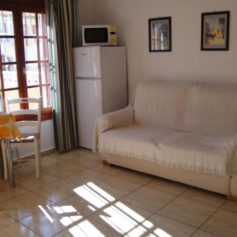 Stunning Apartment In Orihuela Costa - Apartamento de 1 dormitorio - 4