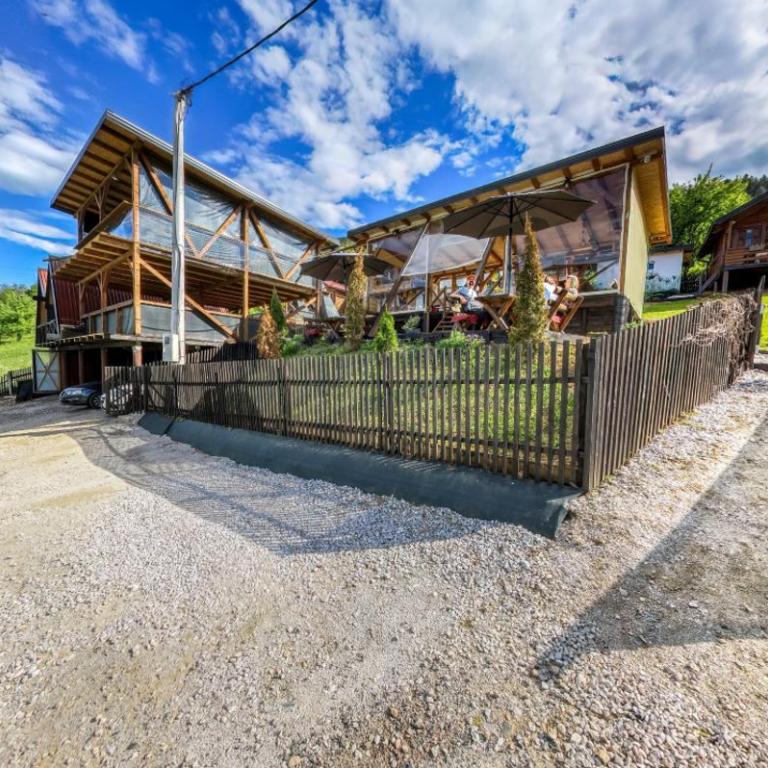 Bosnian Pyramid Glamping - Standardni Bungalov - 8