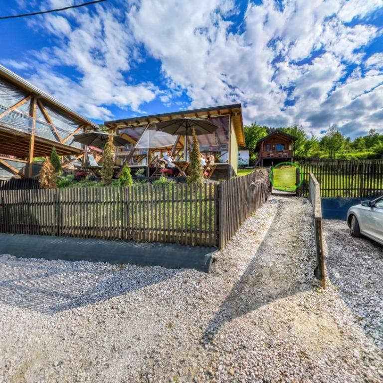 Bosnian Pyramid Glamping - Standardni Bungalov - 45