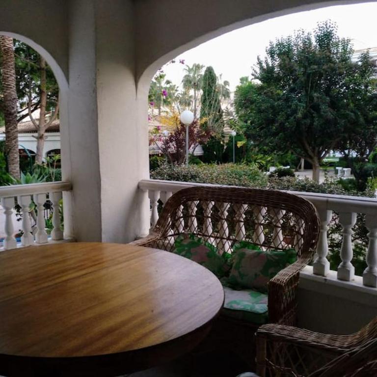 Amplio apartamento al lado del mar - Three-Bedroom Apartment - 10
