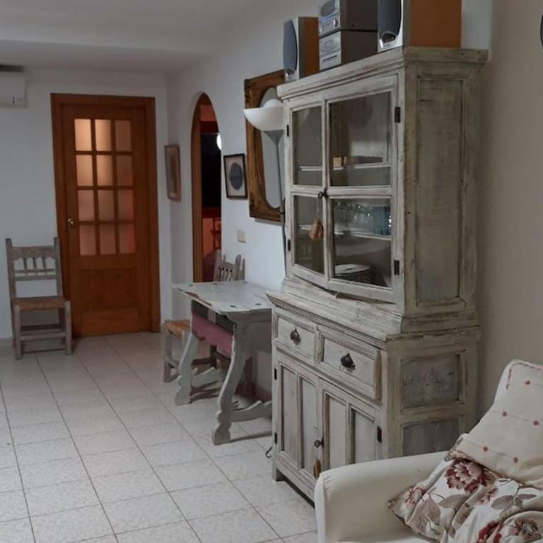 Amplio apartamento al lado del mar - Three-Bedroom Apartment - 28