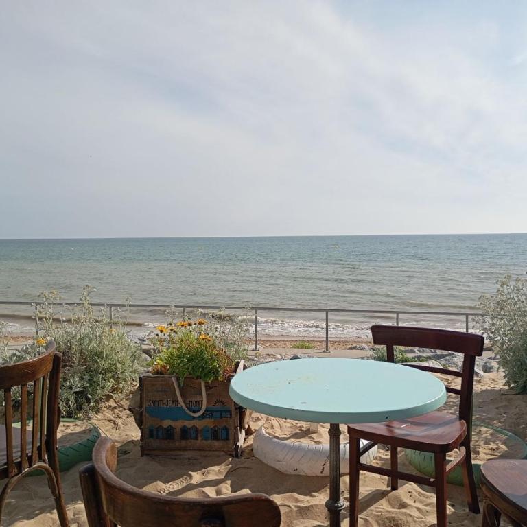 Front de mer-4 pers-parking privé -plage à 2 m à pied - Appartement 1 Chambre - 24