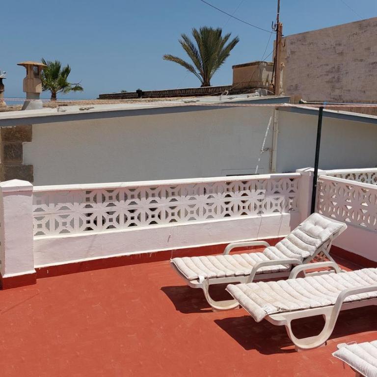 CHALET A 5 METROS DEL MAR.Wifi gratis - Three-Bedroom Apartment - 15