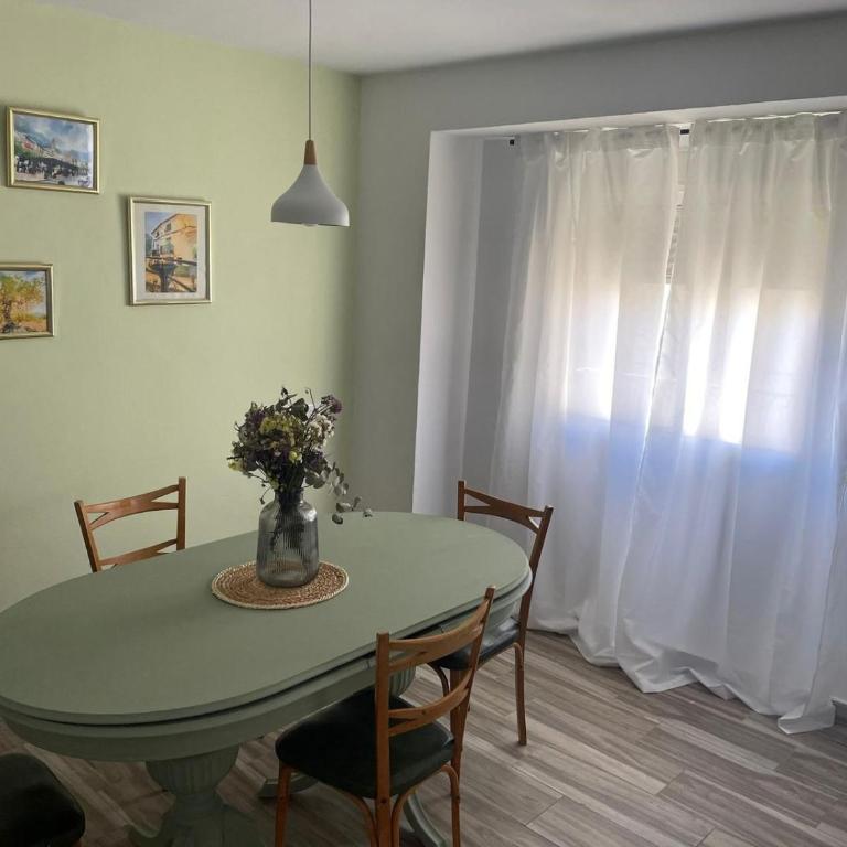 El 10 de Solar Bajo - Four-Bedroom House - 9