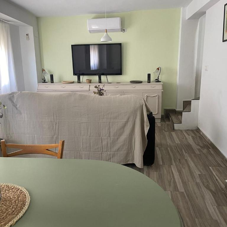 El 10 de Solar Bajo - Four-Bedroom House - 5