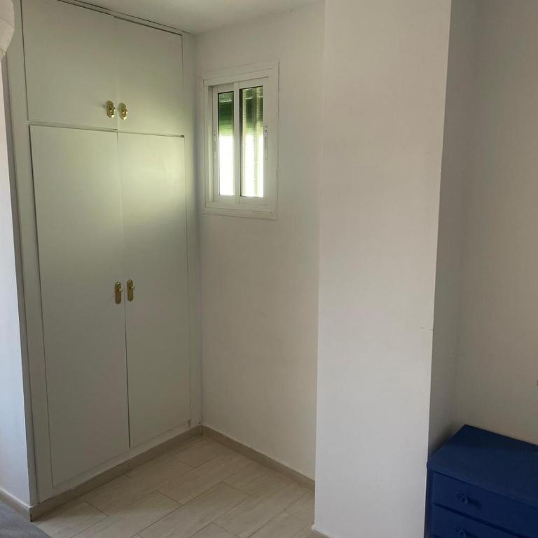 El 10 de Solar Bajo - Four-Bedroom House - 36