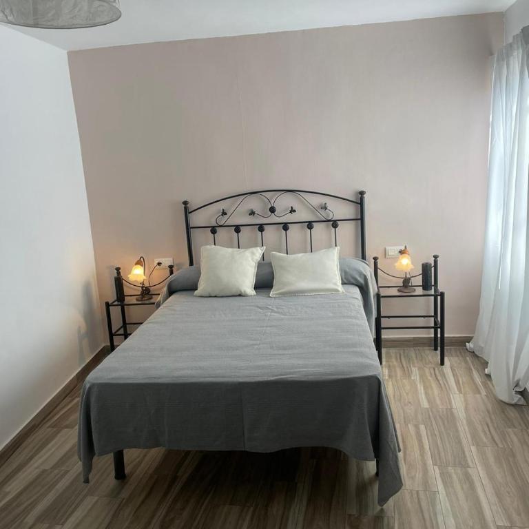 El 10 de Solar Bajo - Four-Bedroom House - 41