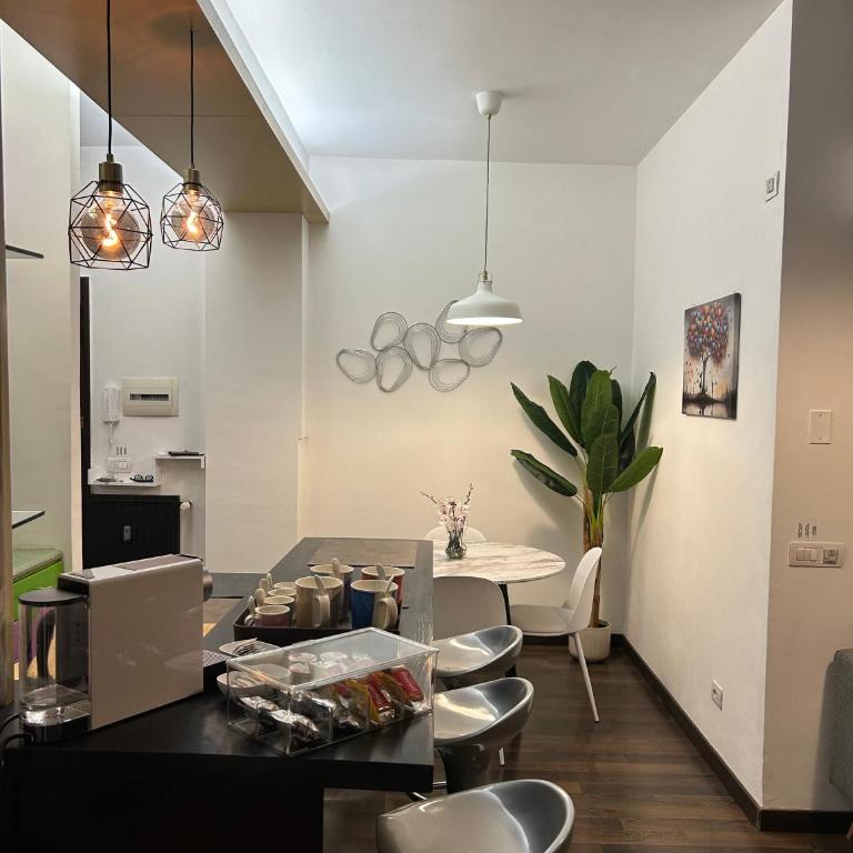 Candelor House - Apartment & Garden Trastevere - Deluxe Two-Bedroom Apartment with Garden View - 10