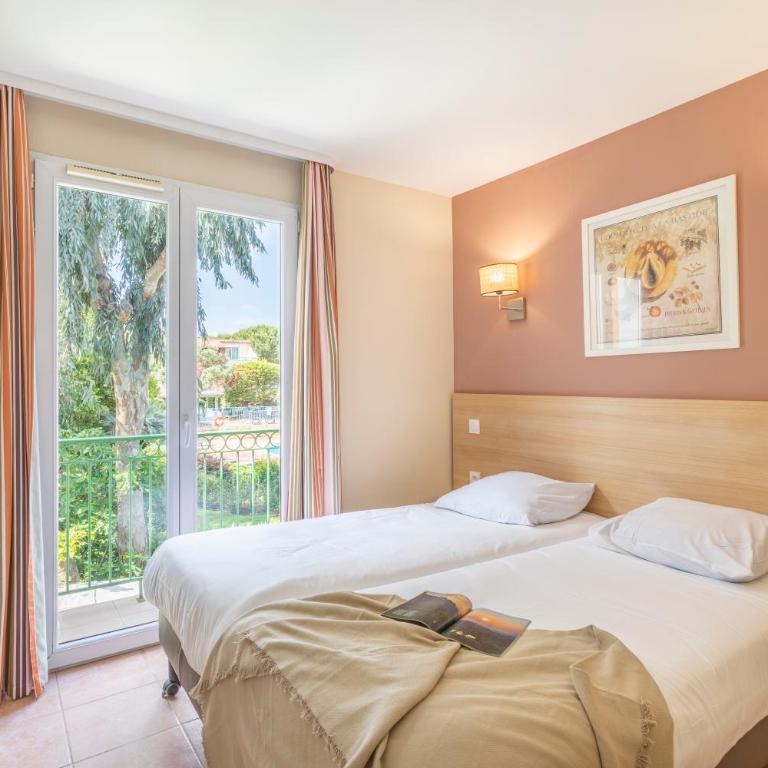 Résidence Pierre & Vacances le Hameau de la Pinède - Maison 2 Chambres en Triplex avec Alcôve, Climatisation et Terrasse (8 Personnes) - 7