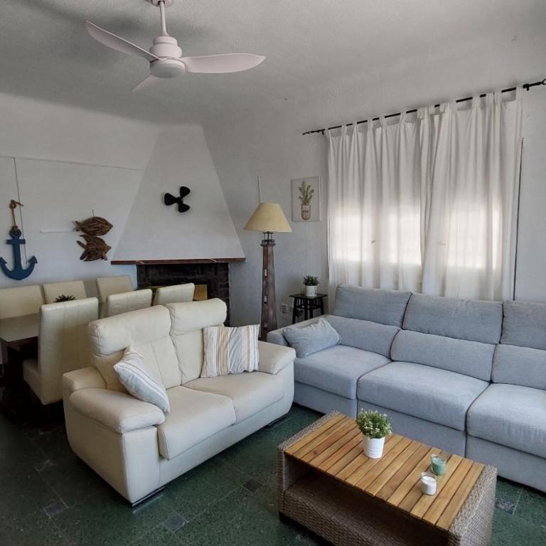 CHALET A 5 METROS DEL MAR.Wifi gratis - Three-Bedroom Apartment - 16