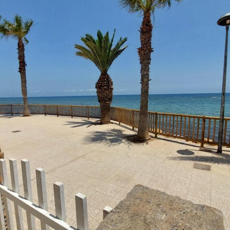 CHALET A 5 METROS DEL MAR.Wifi gratis - Three-Bedroom Apartment - 12