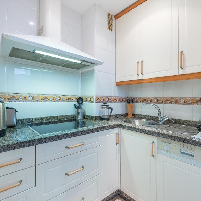 Atico dentro de la Isla Puerto Marina - Holiday Rentals Apartment - Three-Bedroom Apartment - 37