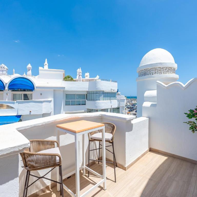 Atico dentro de la Isla Puerto Marina - Holiday Rentals Apartment - Three-Bedroom Apartment - 7