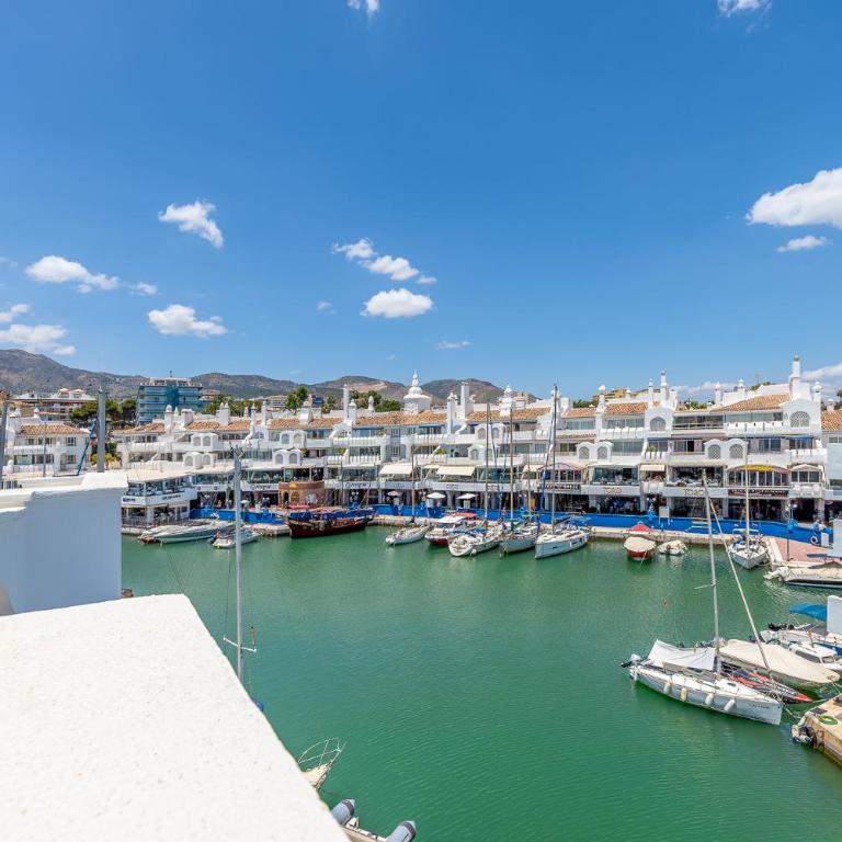 Atico dentro de la Isla Puerto Marina - Holiday Rentals Apartment - Three-Bedroom Apartment - 34