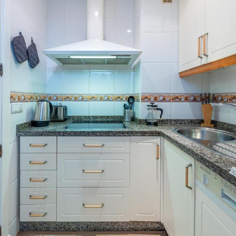 Atico dentro de la Isla Puerto Marina - Holiday Rentals Apartment - Three-Bedroom Apartment - 38