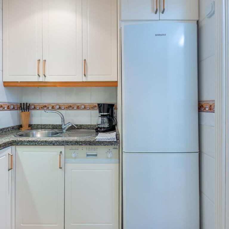 Atico dentro de la Isla Puerto Marina - Holiday Rentals Apartment - Three-Bedroom Apartment - 40