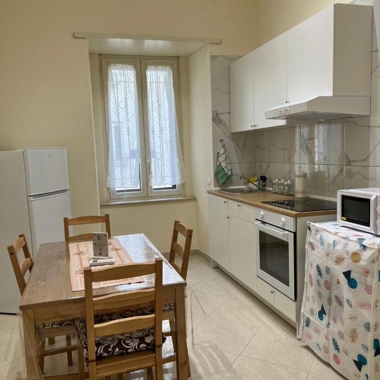Re Umberto 311 - Appartamento con 2 Camere da Letto - 24