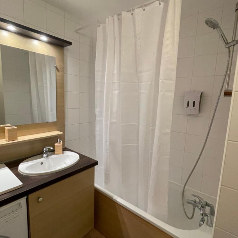 Bel appartement T3 pour 6 à 8 personnes à Brides-Les-Bains - Appartement 2 Chambres - 13