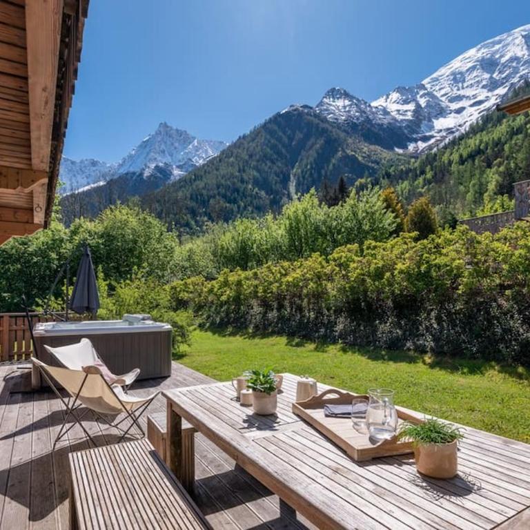 Chalet Les Granges - 4 Bedrooms with Jacuzzi and BBQ - By Cozee Rentals - Chalet - 6