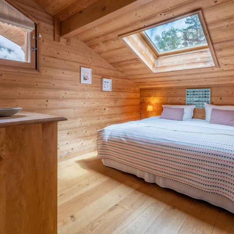 Chalet Les Granges - 4 Bedrooms with Jacuzzi and BBQ - By Cozee Rentals - Chalet - 22