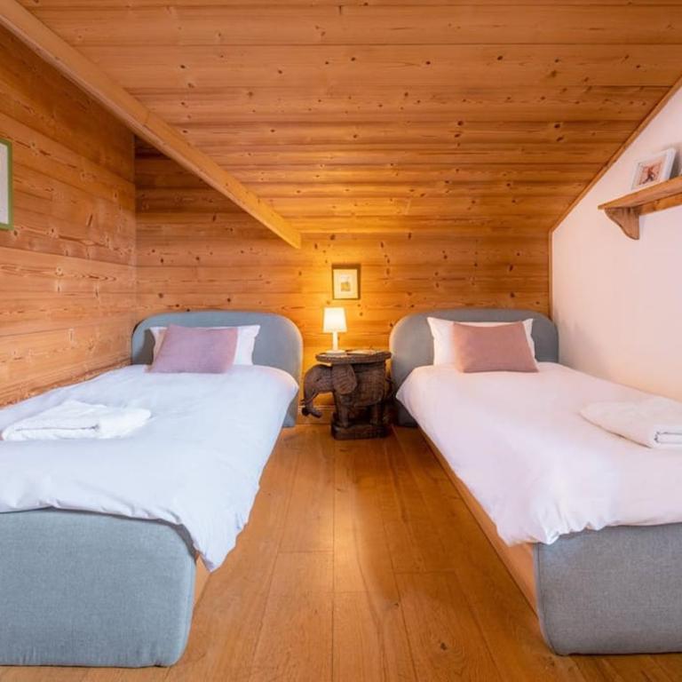 Chalet Les Granges - 4 Bedrooms with Jacuzzi and BBQ - By Cozee Rentals - Chalet - 26