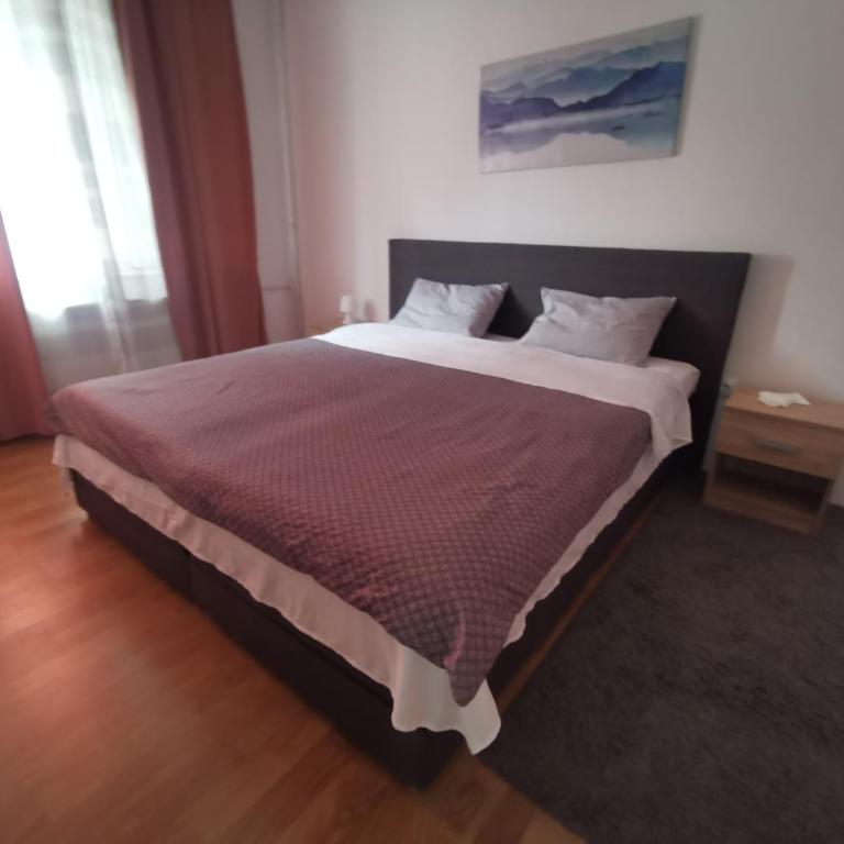 The Location Central Town Apartament - Two-Bedroom Apartment - 6