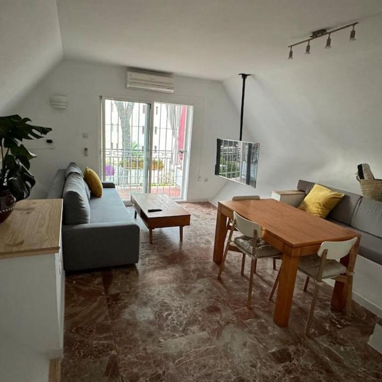 Precioso Duplex en Torremolinos - Apartamento de 2 dormitorios - 3