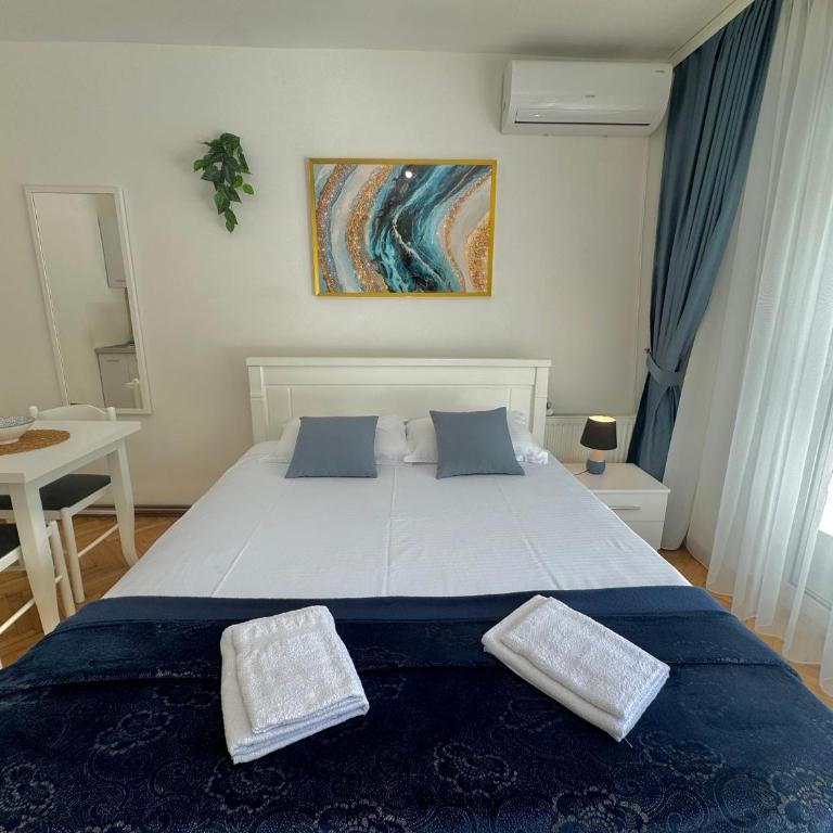 FOR-A Apartmani - Double Room - 18